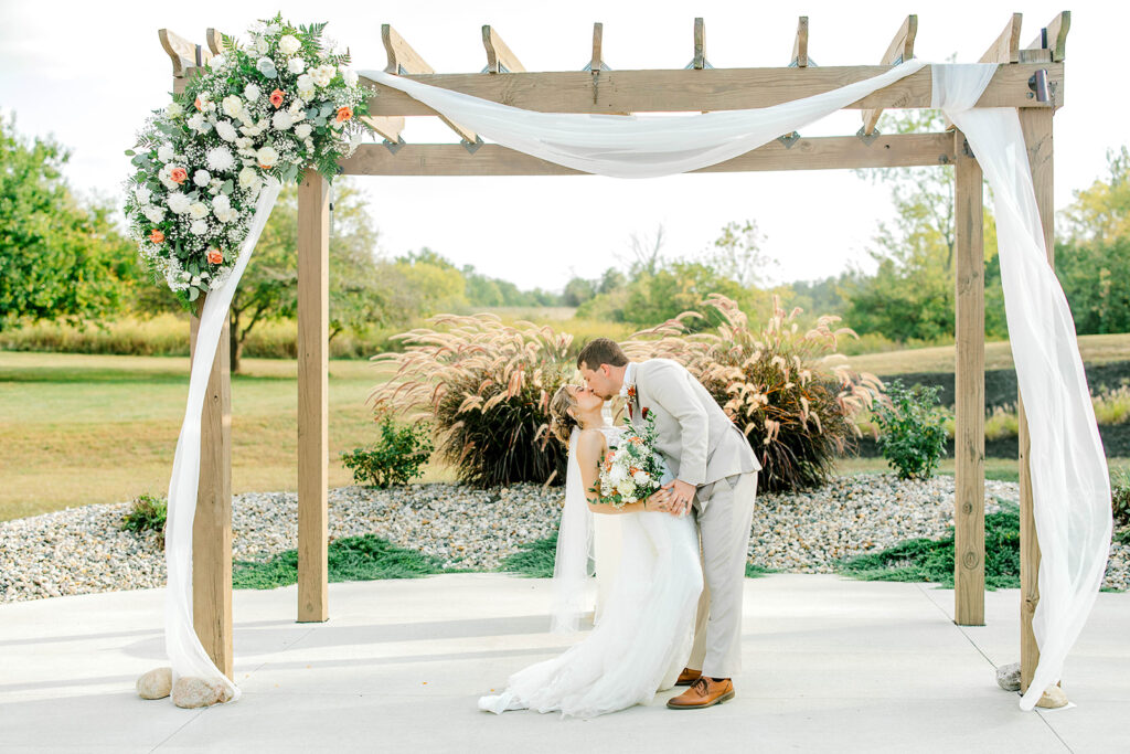 indianapolis-wedding-photographer-alexis-payton-portrait.jpg
october-wedding-couple-the-stables-indiana.jpg

