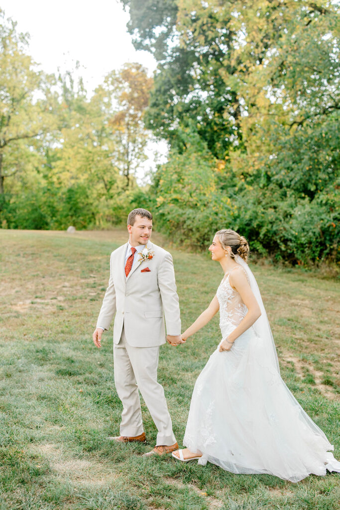 indianapolis-wedding-photographer-alexis-payton-portrait.jpg
october-wedding-couple-the-stables-indiana.jpg
