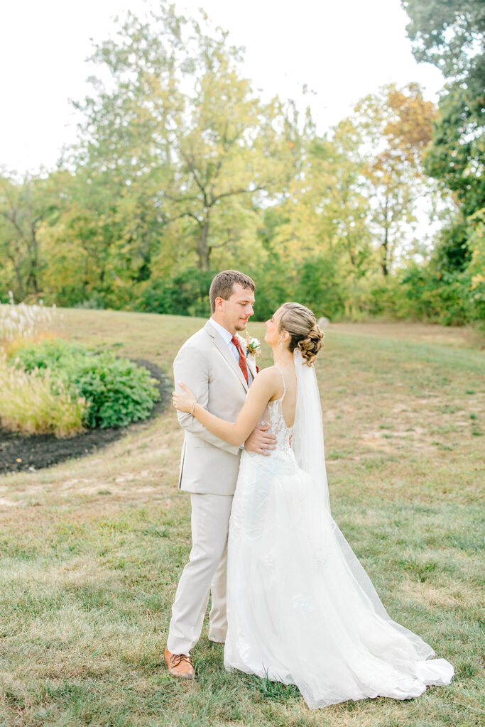 indianapolis-wedding-photographer-alexis-payton-portrait.jpg
october-wedding-couple-the-stables-indiana.jpg
